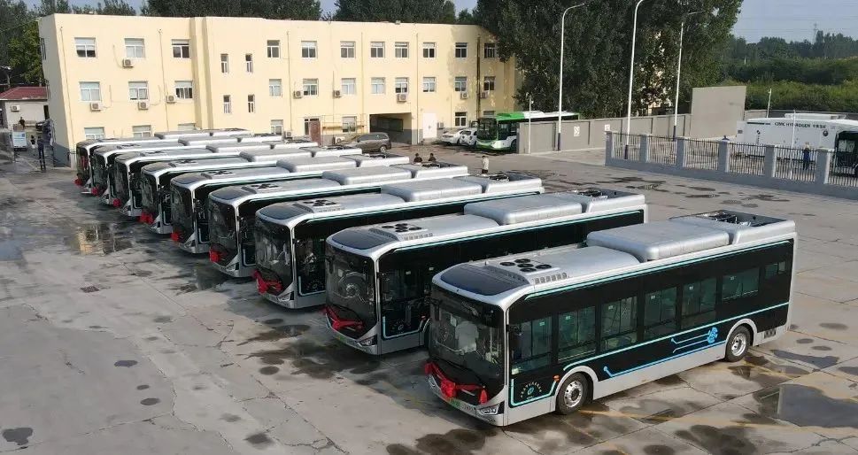我市公交跨入氫能時代 首批10輛氫能源公交車正式上線運(yùn)營